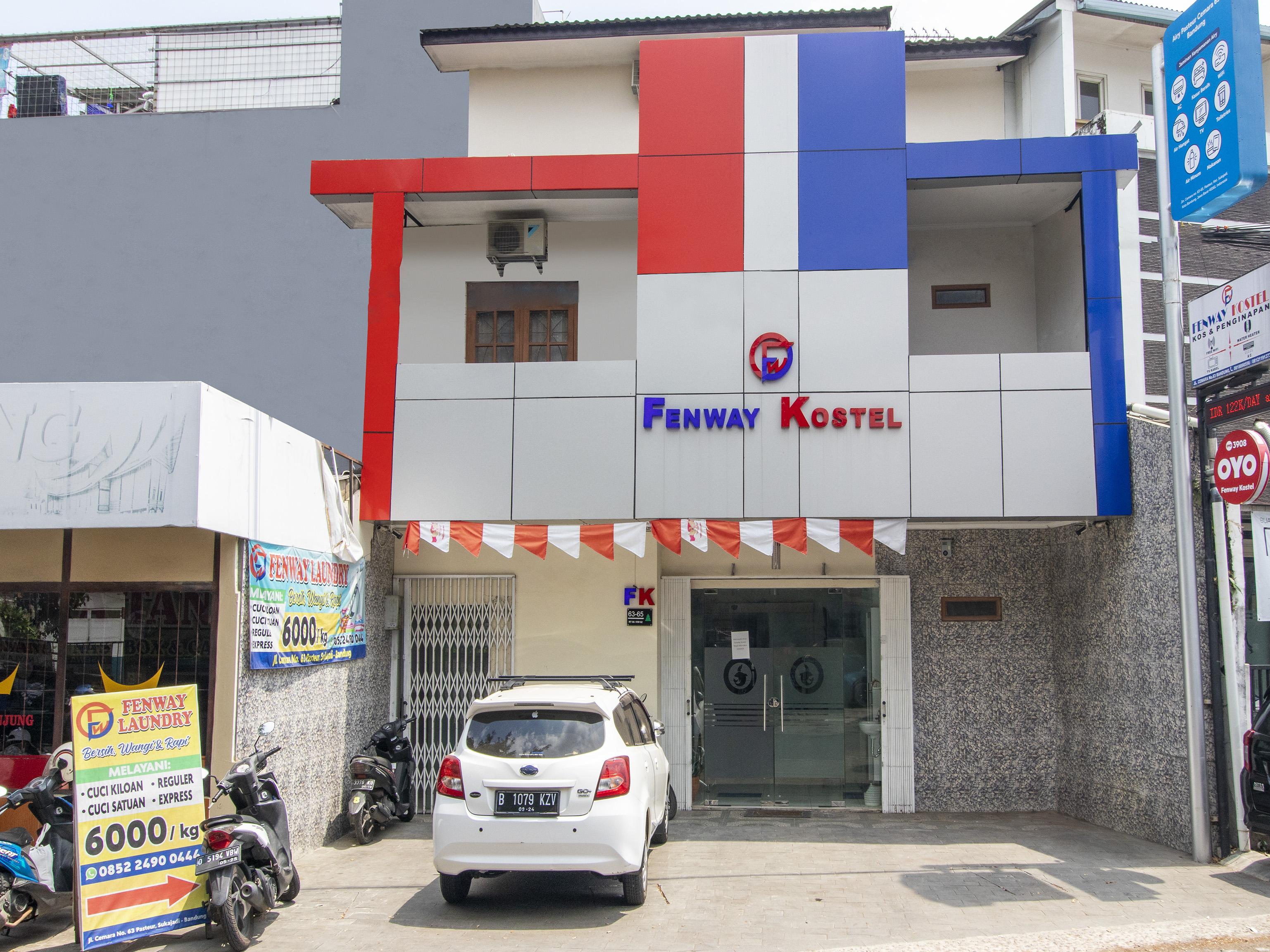 Oyo 3908 Fenway Kostel Hotel Bandung Exterior foto